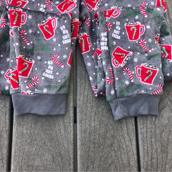 Women's Plush Cocoa 2-Piece Pajamas - Picture 6 of 10